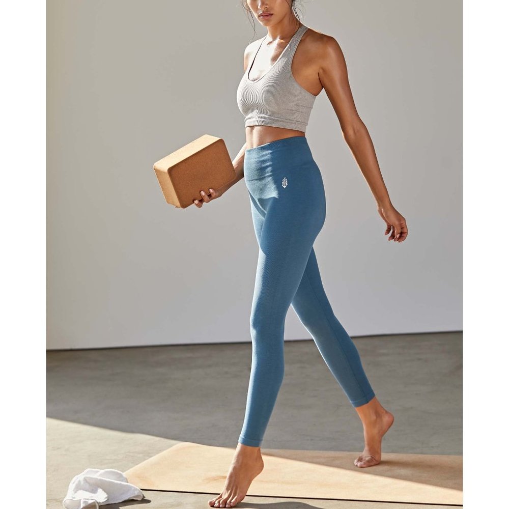 🎉LAST CHANCE🎉 NWT FP Movement Rich Soul Ribbed Legging / Agen Sea - Picture 2 of 7